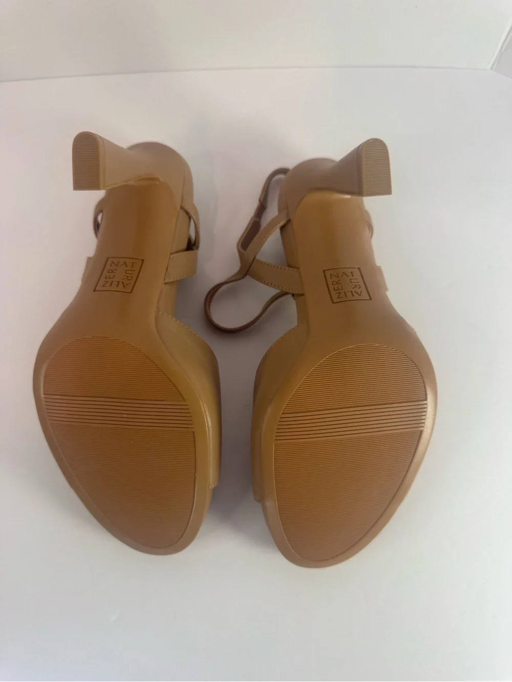 Naturalizer Women’s Beige Leather Strappy Ankle Block Heel Sandals 9.5 NWOB